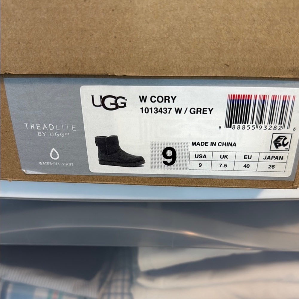 UGG W Cory Water-Resistant Gray Boots